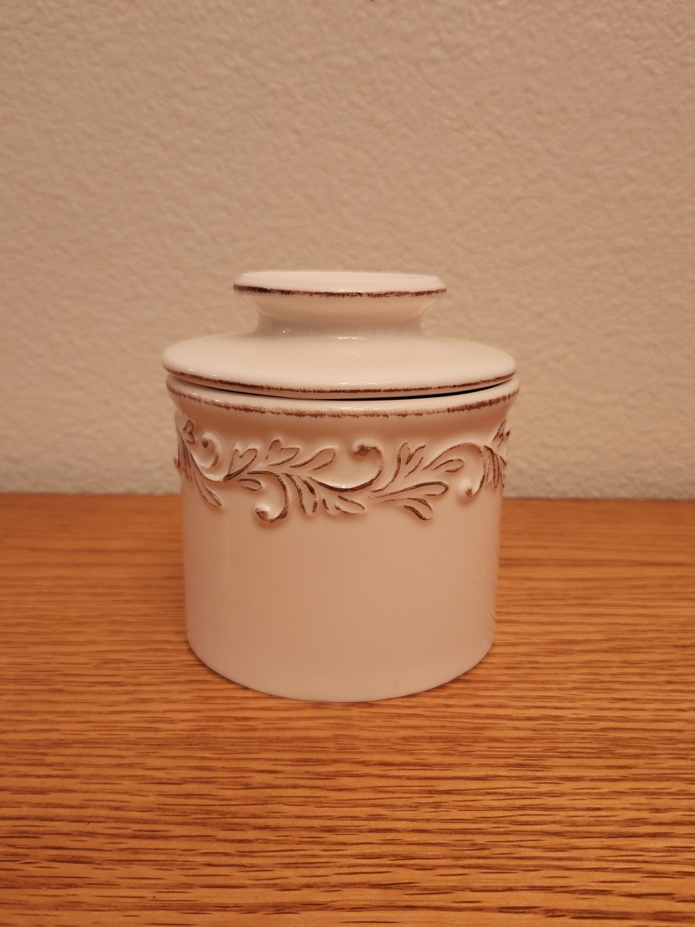 Cream Ceramic Butter Bell with Decorative Leaf Relief